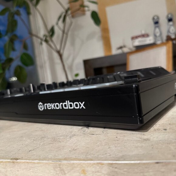 Pioneer DJ DDJ-FLX10 4-Channel DJ Controller - Picture 5 of 12